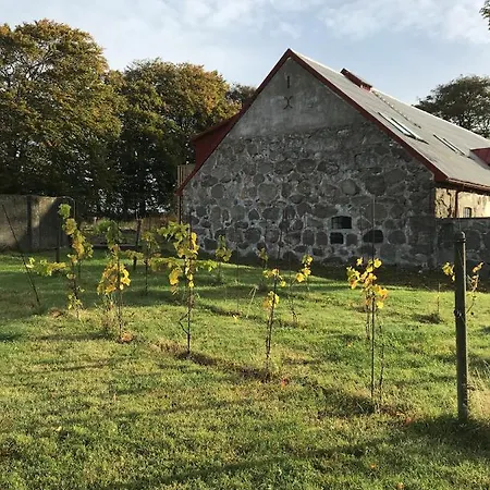 Rosloevs Gard Vackert Boende I En Naturskoen Miljoe. Flyinge Exterior photo